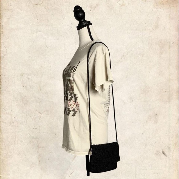 Kiss Graphic Tee in Cream - Picture 2 of 8